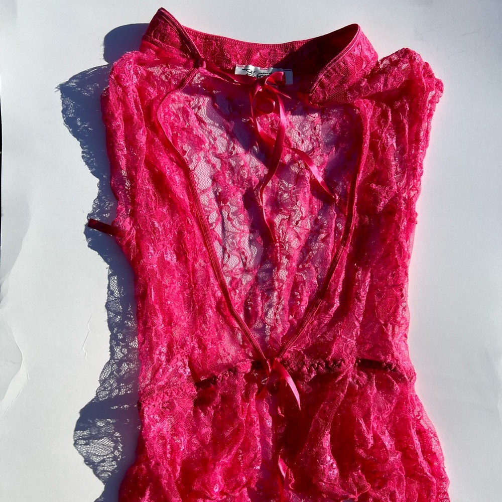 Chinese style/hot pink lace lingerie top/open chest/ties at neck/fits as a small